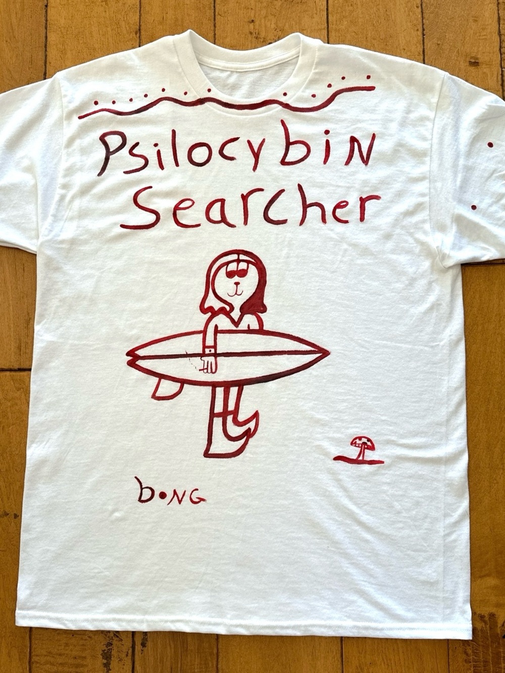 Searcher Graphic Tee - White with Red Art